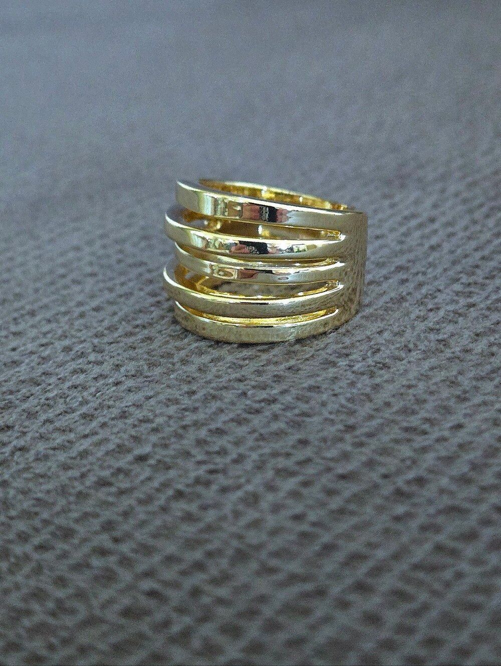 Gold💛 Multi Row Band Ring💍 - NWOT - Picture 4 of 16